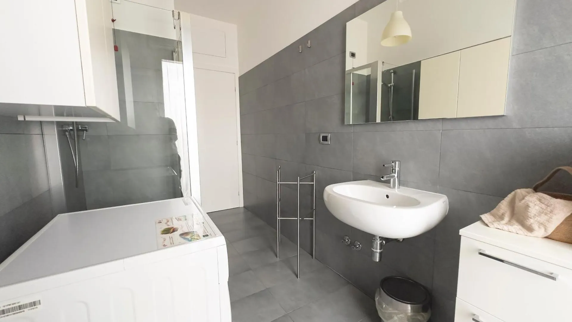 Luxury Apartment - Cesare Battisti 26A San Donato Milanese 0*,  Itália